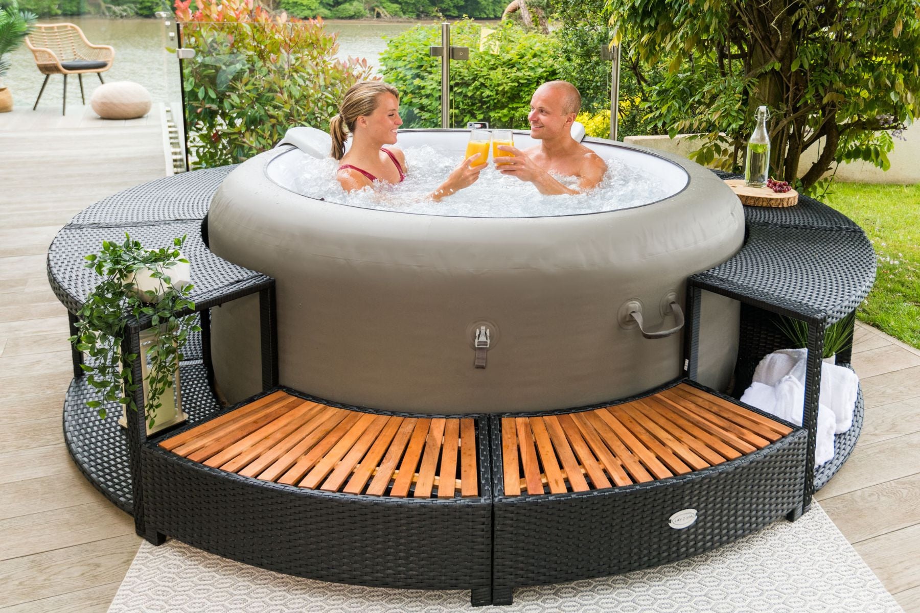 Round Rattan Hot Tub Surround 200cm Black