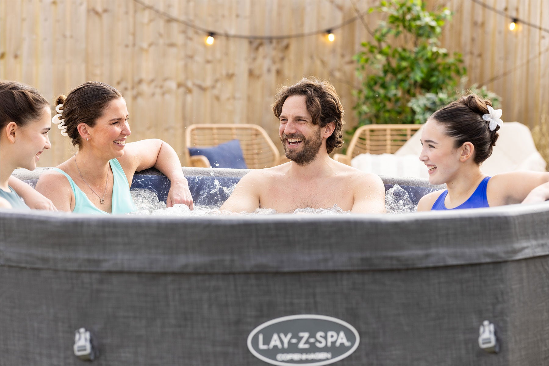 Lay-Z-Spa family hot tub for 5-7 people