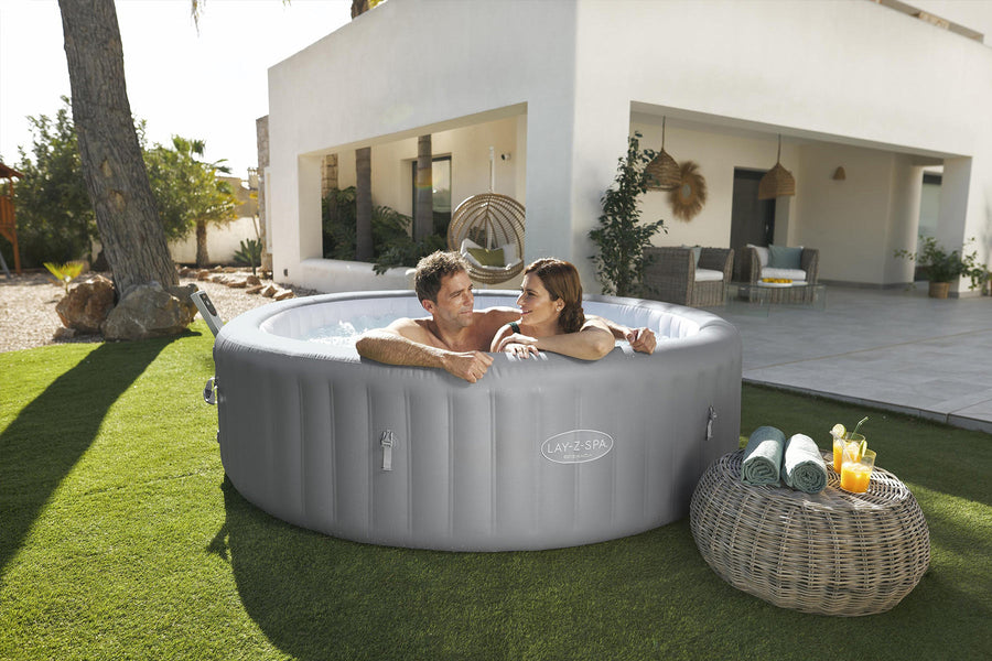 Grenada hot tub for 8 people
