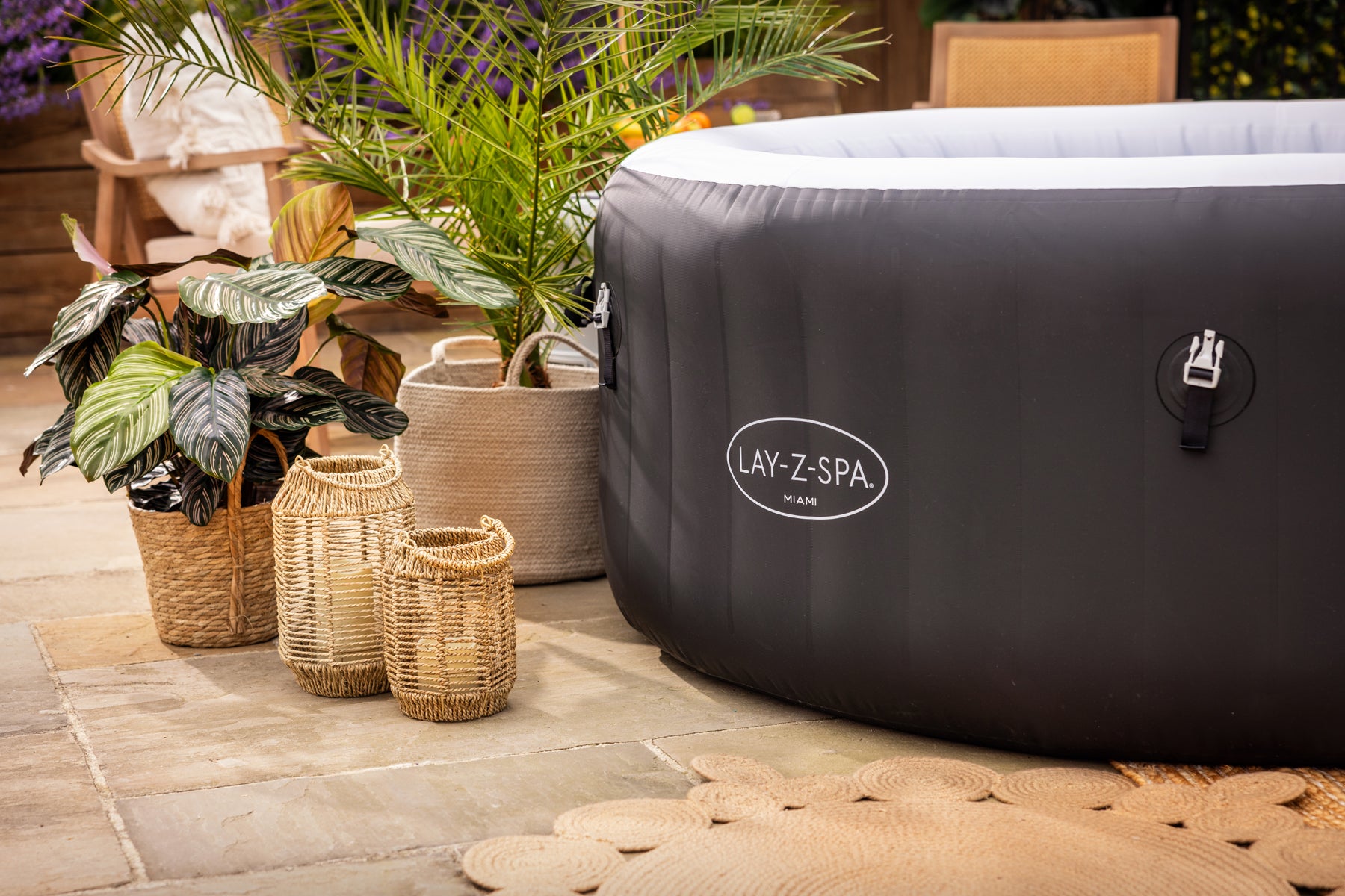 Lay-Z-Spa Miami black and white hot tub