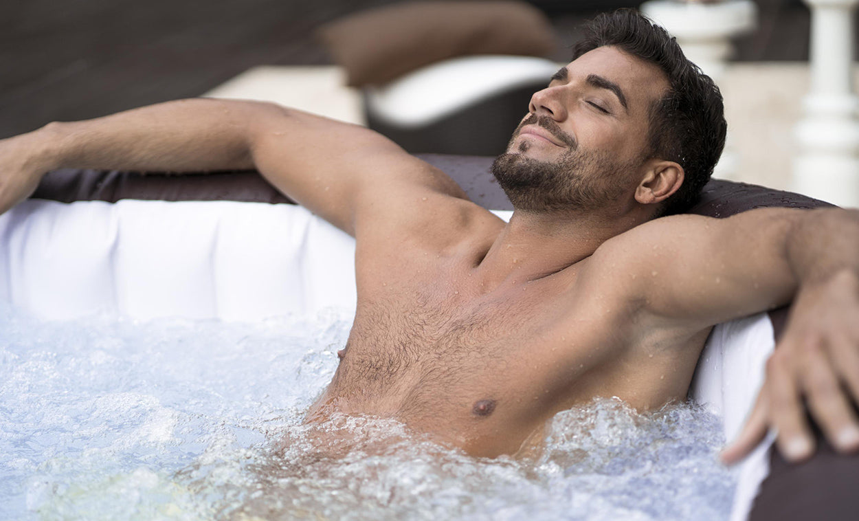 Wifi inflatable hot tub with thermal insulation